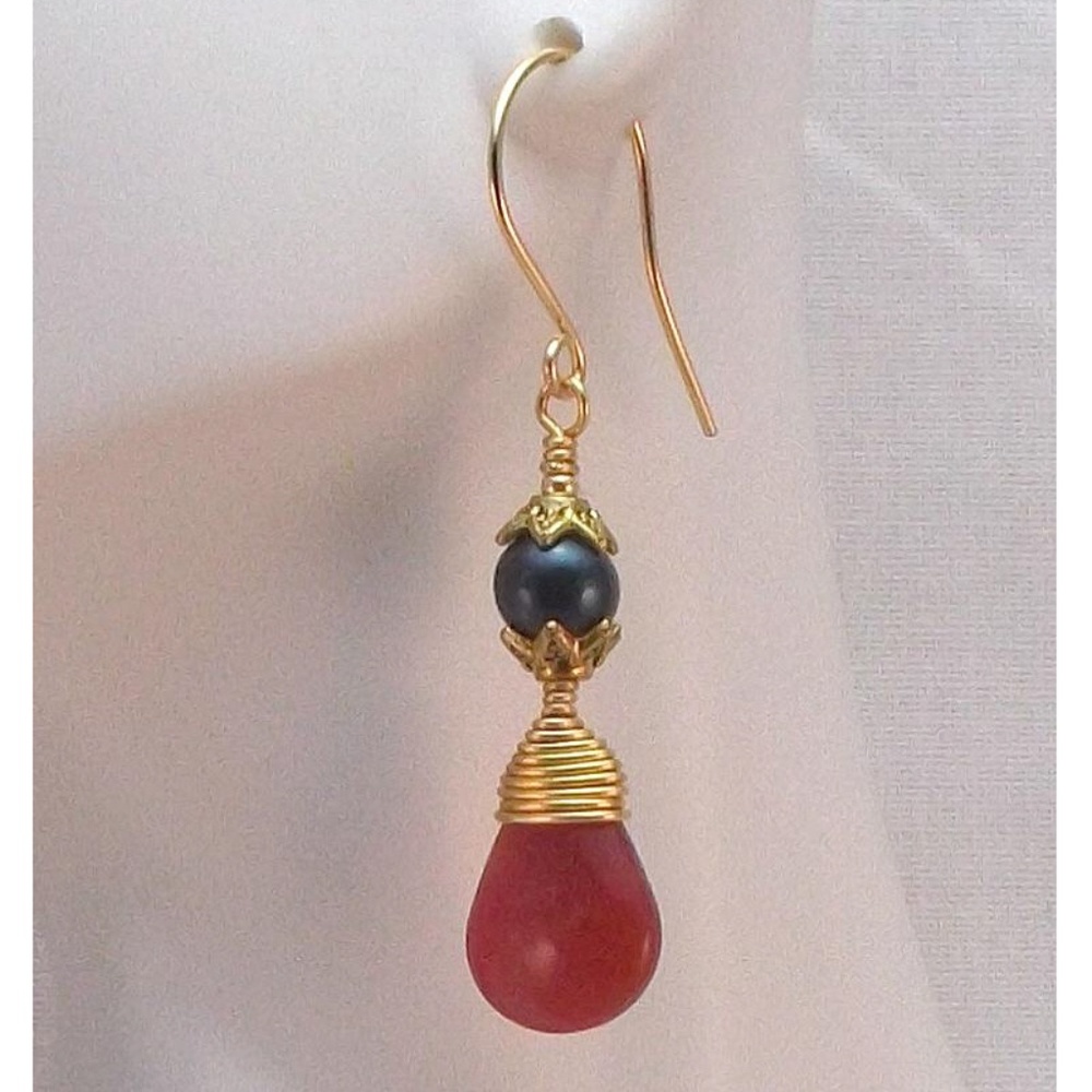 Red Jade Black Pearl & Gold Wire Wrapped Earrings - Picture 2 of 3
